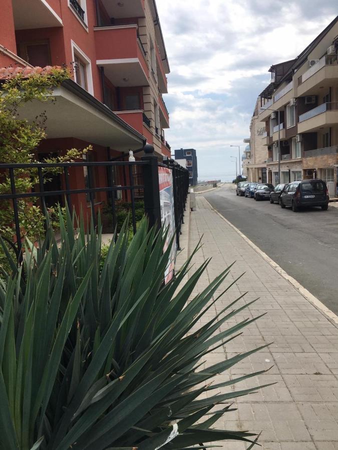 Villa Rossa Apartments Равда Экстерьер фото