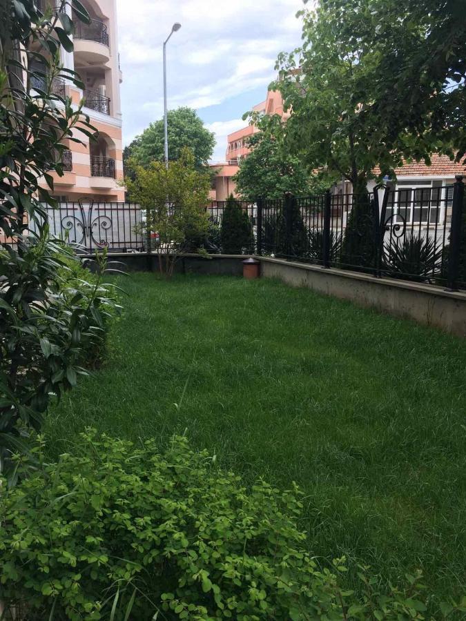 Villa Rossa Apartments Равда Экстерьер фото
