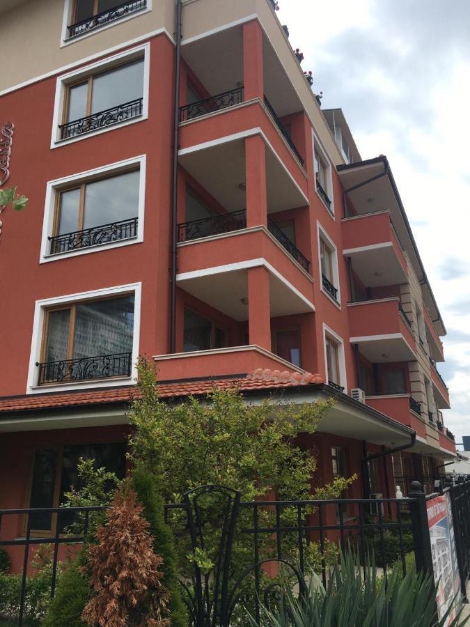 Villa Rossa Apartments Равда Экстерьер фото